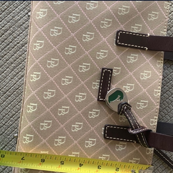 Dooney and Bourke purse - Picture 4 of 7